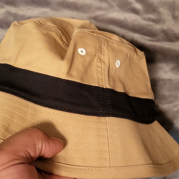 Hat (Bucket) - Picture 3 of 8